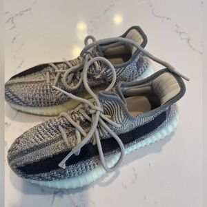 YEEZY sneakers size 6.5